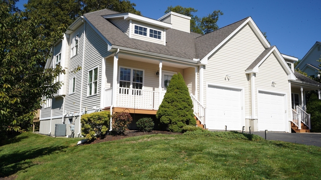 44 Maple Terrace, Plainville, Massachusetts, 2 Bedrooms Bedrooms, 5 Rooms Rooms,2.5 BathroomsBathrooms,Residential,For Sale,Maple Terrace,73445174