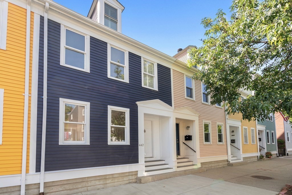 442 Main St, Boston, Massachusetts, 3 Bedrooms Bedrooms, 7 Rooms Rooms,2.5 BathroomsBathrooms,Residential Lease,For Rent,Main St,73457439
