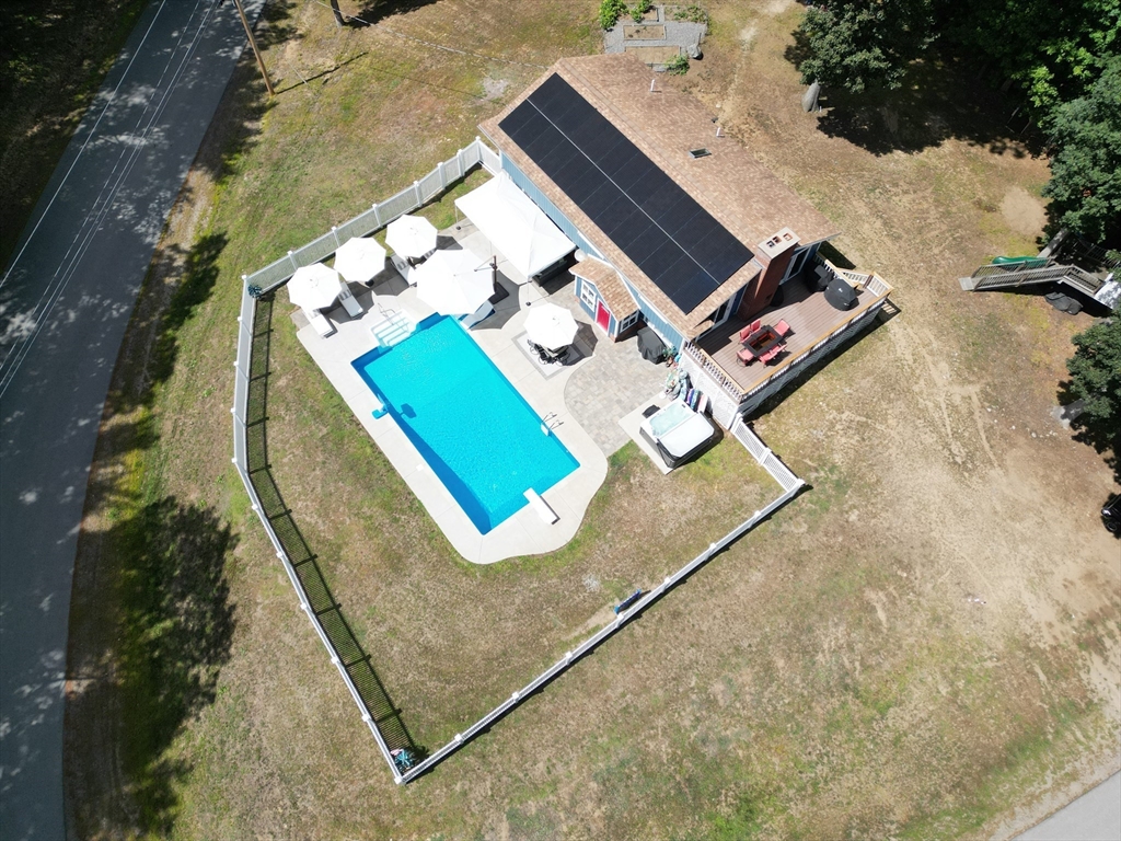 10 Folly Brook Terrace, Kingston, New Hampshire, 4 Bedrooms Bedrooms, 7 Rooms Rooms,2 BathroomsBathrooms,Residential,For Sale,Folly Brook Terrace,73446552