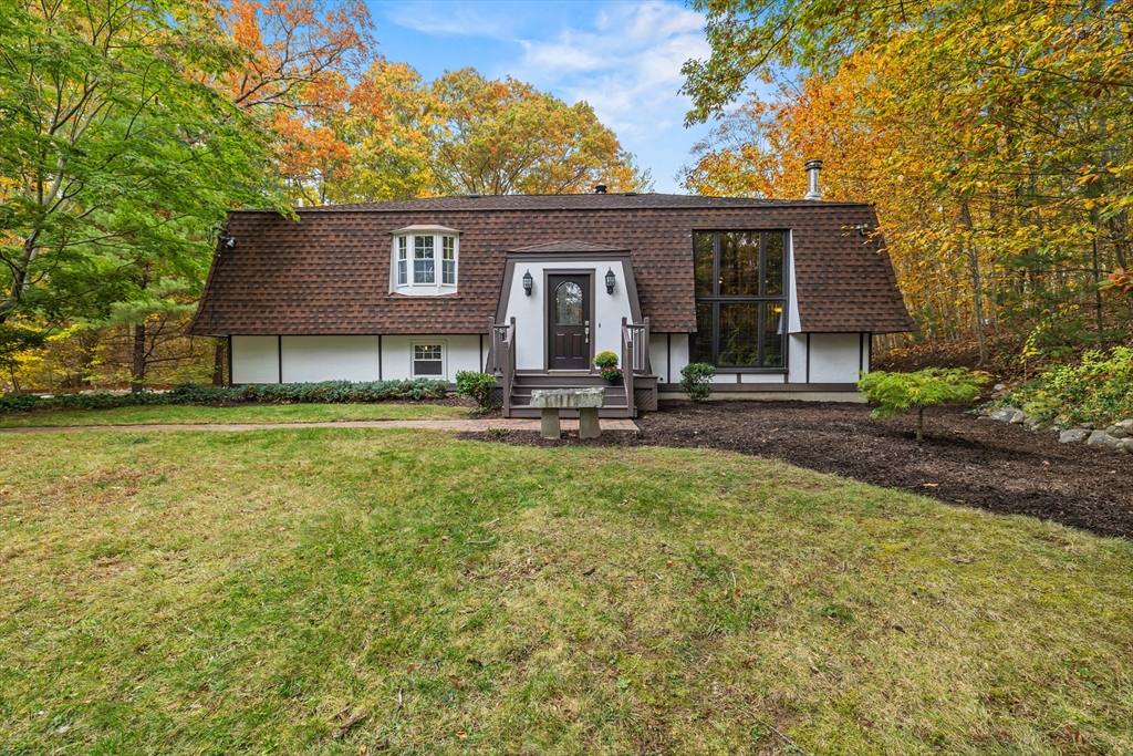 64 Ridgehill Rd., Attleboro, Massachusetts, 4 Bedrooms Bedrooms, 7 Rooms Rooms,2 BathroomsBathrooms,Residential,For Sale,Ridgehill Rd.,73448039