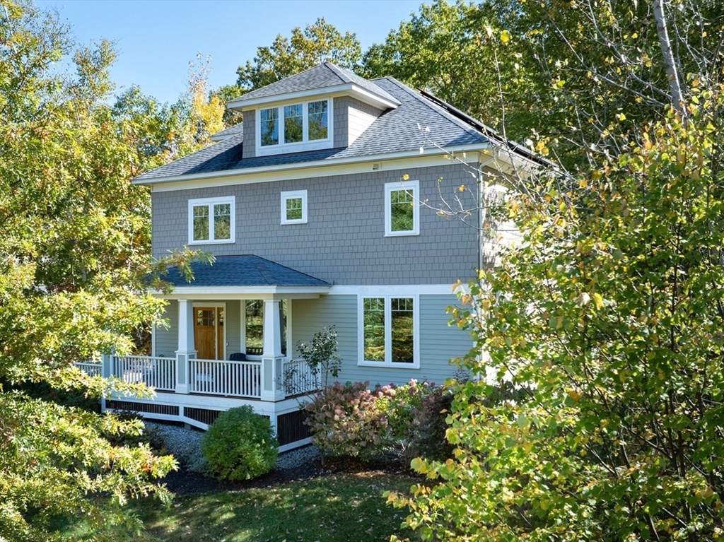 100 Emerson Way, Northampton, Massachusetts, 4 Bedrooms Bedrooms, 8 Rooms Rooms,2.5 BathroomsBathrooms,Residential,For Sale,Emerson Way,73443121