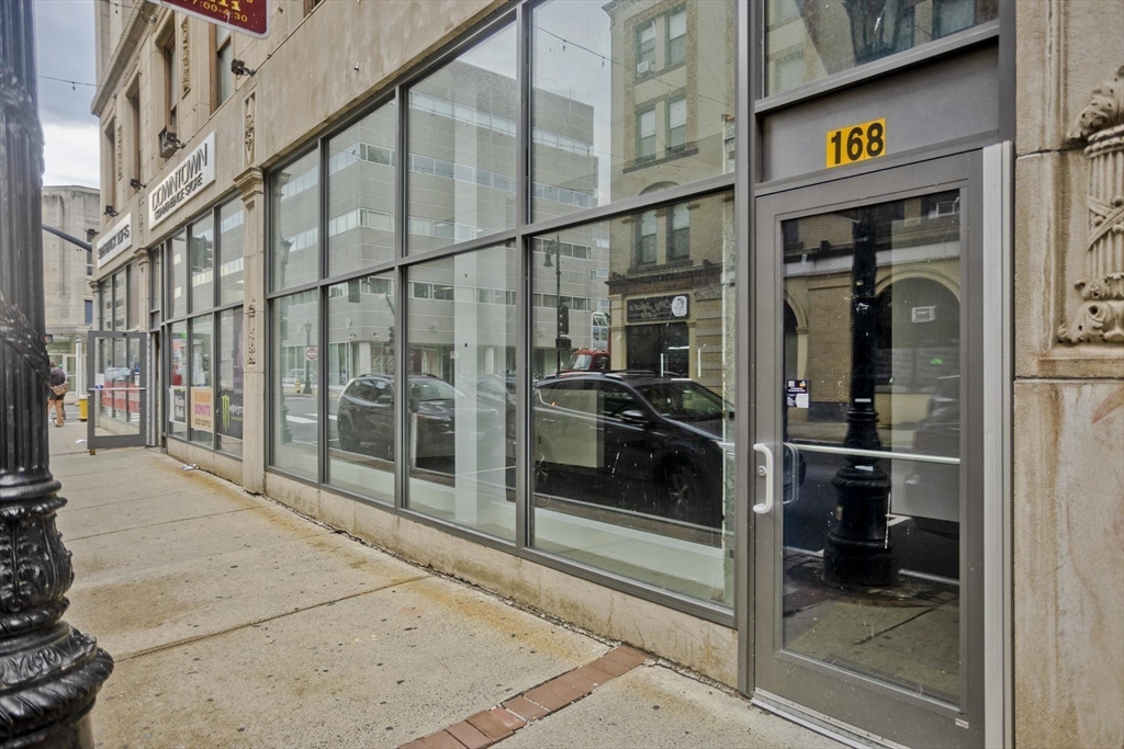 168 Worthington Street, Springfield, Massachusetts, ,Commercial Lease,For Rent,Worthington Street,73460718