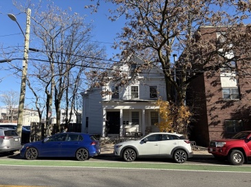33 Beacon St, Somerville, Massachusetts, 8 Bedrooms Bedrooms, 13 Rooms Rooms,3 BathroomsBathrooms,Residential Income,For Sale,Beacon St,73460853