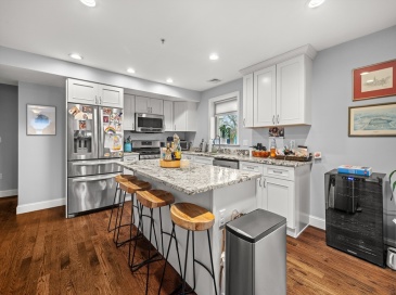 297 D St, Boston, Massachusetts, 2 Bedrooms Bedrooms, 5 Rooms Rooms,2 BathroomsBathrooms,Residential Lease,For Rent,D St,73458643