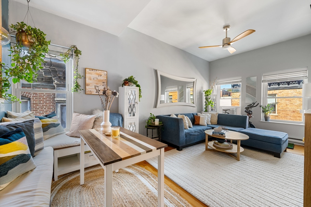 84 Prince St, Boston, Massachusetts, 2 Bedrooms Bedrooms, 4 Rooms Rooms,1 BathroomBathrooms,Residential Lease,For Rent,Prince St,73460889