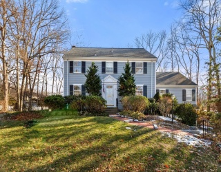 68 Westgate Road, Wellesley, Massachusetts, 4 Bedrooms Bedrooms, 8 Rooms Rooms,2.5 BathroomsBathrooms,Residential Lease,For Rent,Westgate Road,73460929