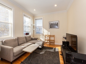 182 Calumet St, Boston, Massachusetts, 4 Bedrooms Bedrooms, 5 Rooms Rooms,2 BathroomsBathrooms,Residential Lease,For Rent,Calumet St,73460942