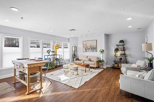 1 Davenport St, Cambridge, Massachusetts, 2 Bedrooms Bedrooms, 3 Rooms Rooms,1 BathroomBathrooms,Residential Lease,For Rent,Davenport St,73460928