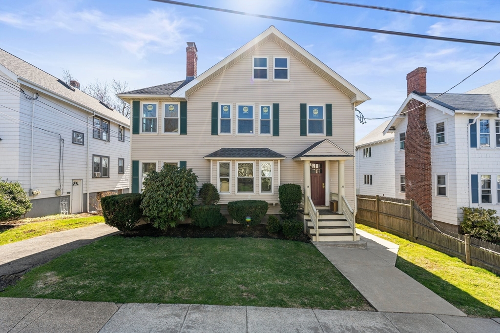 18-20 Holden Road, Belmont, Massachusetts, 3 Bedrooms Bedrooms, 10 Rooms Rooms,2 BathroomsBathrooms,Residential Lease,For Rent,Holden Road,73443843