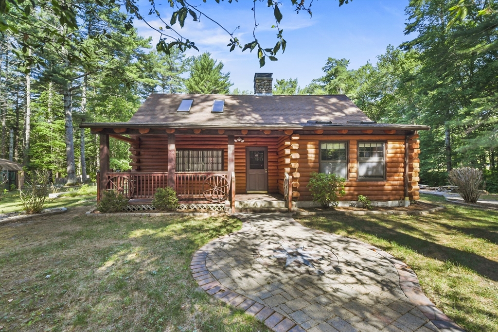 135 Pine Street, Rochester, Massachusetts, 3 Bedrooms Bedrooms, 7 Rooms Rooms,2 BathroomsBathrooms,Residential,For Sale,Pine Street,73397311