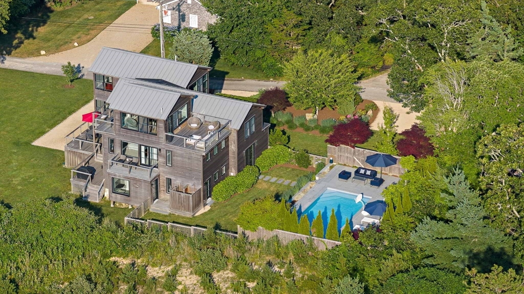 110 Fifth Street North, Edgartown, Massachusetts, 4 Bedrooms Bedrooms, 11 Rooms Rooms,3.5 BathroomsBathrooms,Residential,For Sale,Fifth Street North,73351506