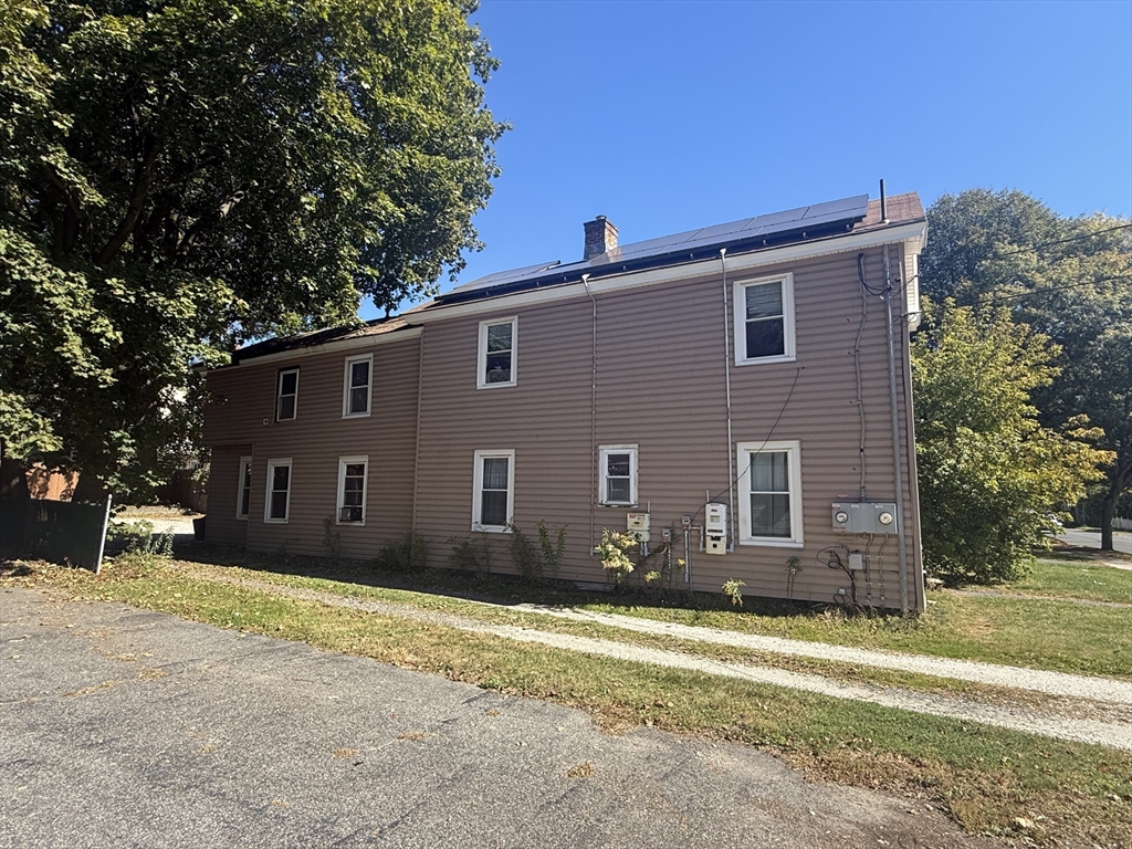 33 Adam St, Pittsfield, Massachusetts, 4 Bedrooms Bedrooms, 11 Rooms Rooms,2 BathroomsBathrooms,Residential Income,For Sale,Adam St,73442449