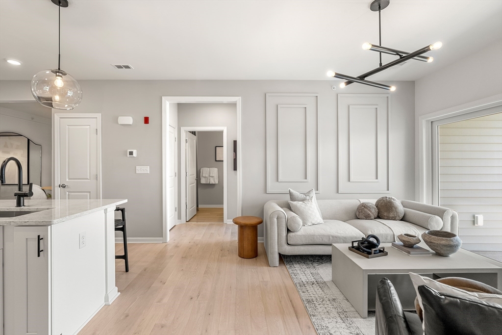 320 Martins Landing, North Reading, Massachusetts, 2 Bedrooms Bedrooms, 6 Rooms Rooms,2 BathroomsBathrooms,Residential,For Sale,Martins Landing,73461049