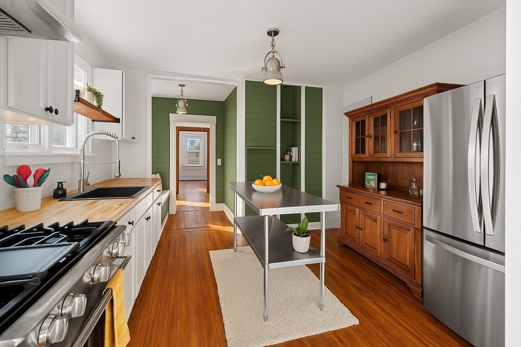 23 Brayton Rd, Boston, Massachusetts, 2 Bedrooms Bedrooms, 6 Rooms Rooms,1 BathroomBathrooms,Residential Lease,For Rent,Brayton Rd,73461011