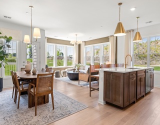 320 Martins Landing, North Reading, Massachusetts, 2 Bedrooms Bedrooms, 5 Rooms Rooms,2 BathroomsBathrooms,Residential,For Sale,Martins Landing,73461055