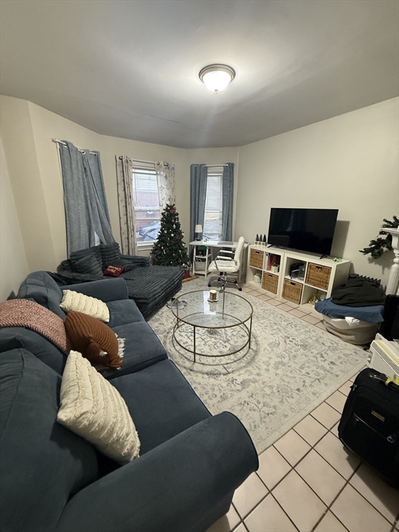 190 L St, Boston, Massachusetts, 2 Bedrooms Bedrooms, 4 Rooms Rooms,1 BathroomBathrooms,Residential Lease,For Rent,L St,73461072
