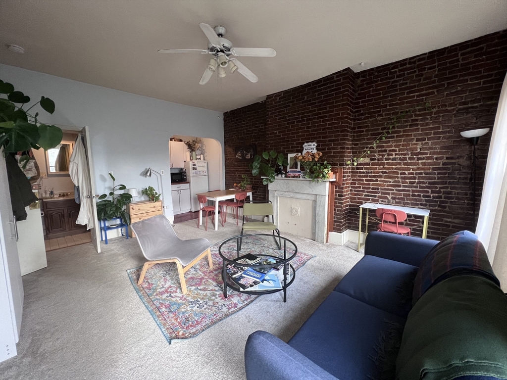 656 Tremont St, Boston, Massachusetts, 1 Bedroom Bedrooms, 3 Rooms Rooms,1 BathroomBathrooms,Residential Lease,For Rent,Tremont St,73461110