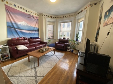 327 Huntington Ave, Boston, Massachusetts, 3 Bedrooms Bedrooms, 3 Rooms Rooms,1 BathroomBathrooms,Residential Lease,For Rent,Huntington Ave,73460985