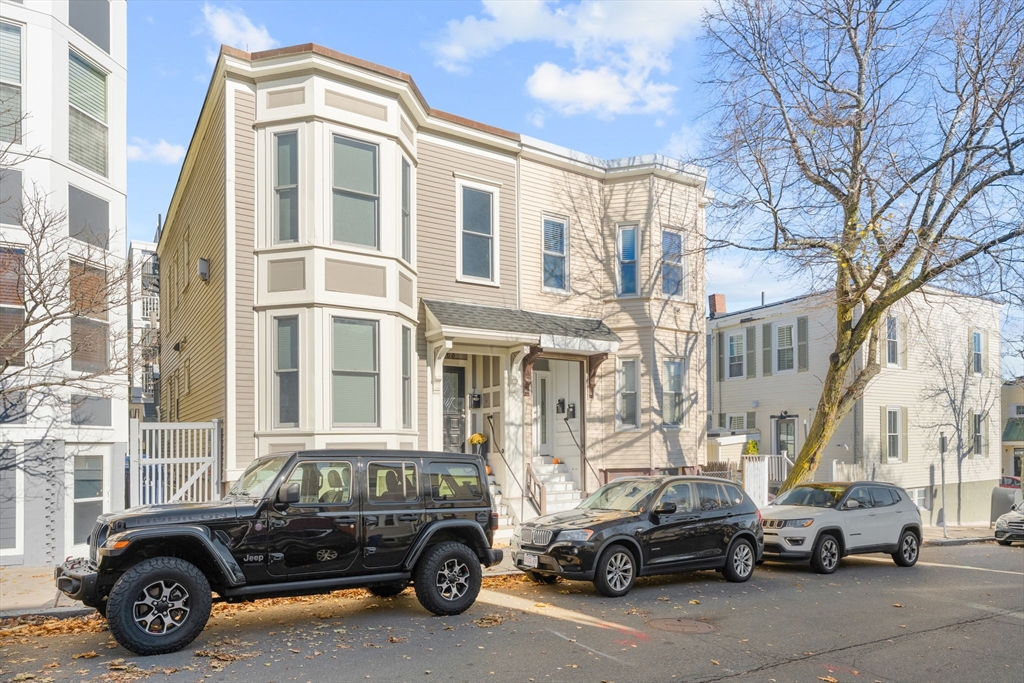 470 East 6th St, Boston, Massachusetts, 1 Bedroom Bedrooms, 4 Rooms Rooms,1 BathroomBathrooms,Residential Lease,For Rent,East 6th St,73461003