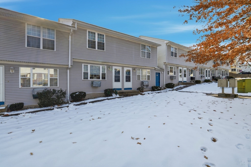 189 Essex St, Springfield, Massachusetts, 2 Bedrooms Bedrooms, 4 Rooms Rooms,1.5 BathroomsBathrooms,Residential,For Sale,Essex St,73461125