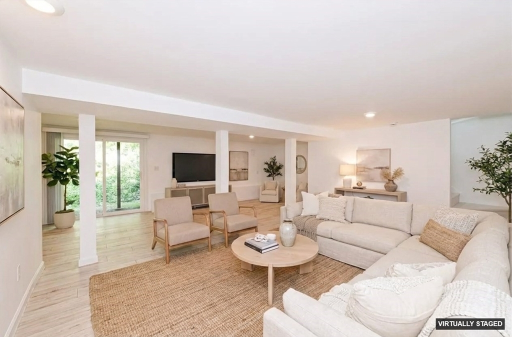 60 Spencer St, Millis, Massachusetts, 2 Bedrooms Bedrooms, 7 Rooms Rooms,1.5 BathroomsBathrooms,Residential,For Sale,Spencer St,73461155