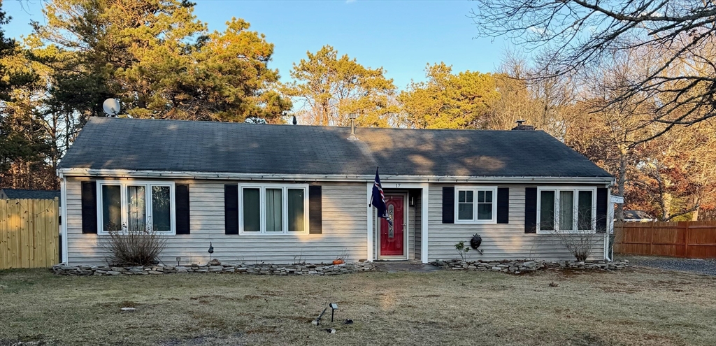 17 Kensington Dr, Sandwich, Massachusetts, 3 Bedrooms Bedrooms, 7 Rooms Rooms,2 BathroomsBathrooms,Residential,For Sale,Kensington Dr,73461158