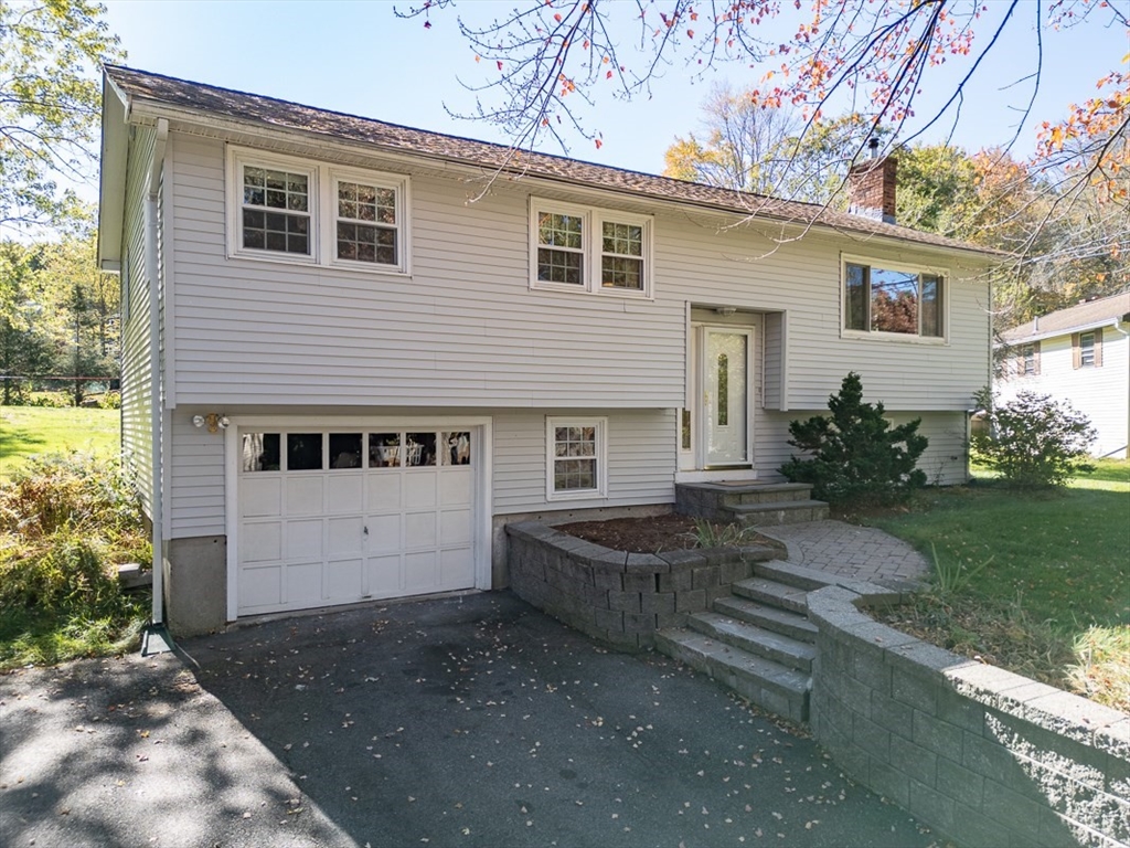 75 Highland St, Townsend, Massachusetts, 3 Bedrooms Bedrooms, 7 Rooms Rooms,1 BathroomBathrooms,Residential,For Sale,Highland St,73443896