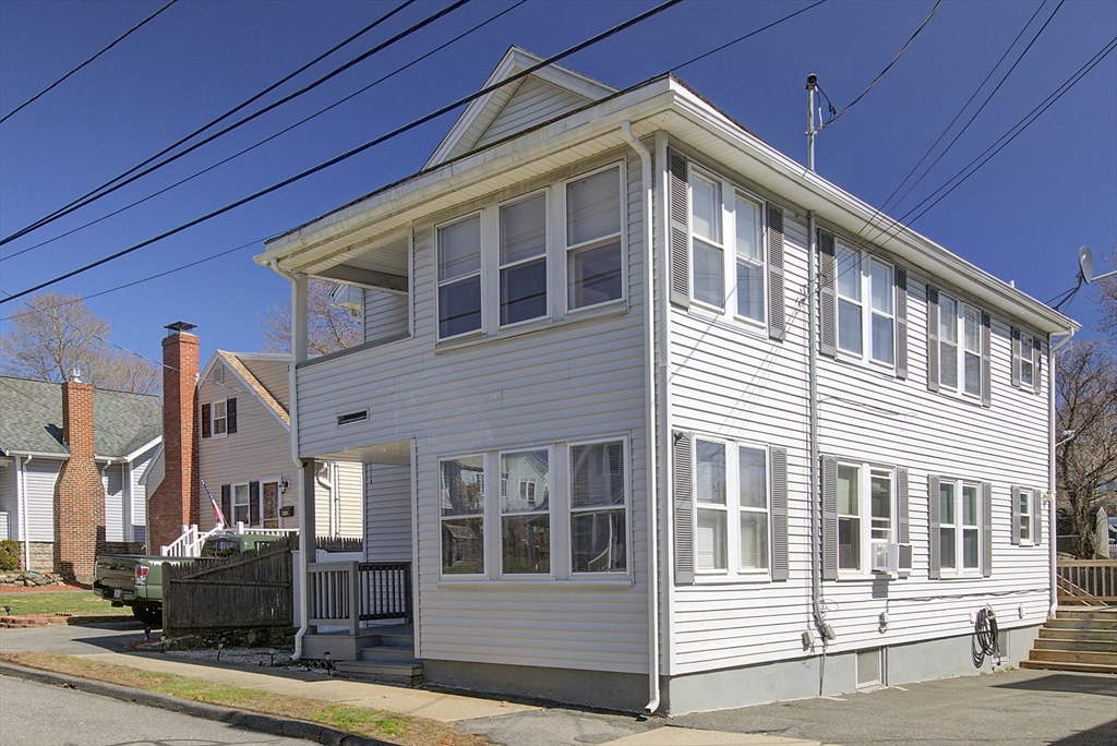 46 Winthrop Ave, Beverly, Massachusetts, 4 Bedrooms Bedrooms, 12 Rooms Rooms,2 BathroomsBathrooms,Residential Income,For Sale,Winthrop Ave,73443053