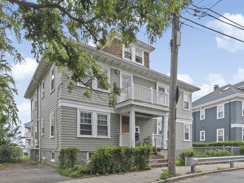 195 Savin Hill Ave, Boston, Massachusetts, 4 Bedrooms Bedrooms, 6 Rooms Rooms,2 BathroomsBathrooms,Residential Lease,For Rent,Savin Hill Ave,73401071