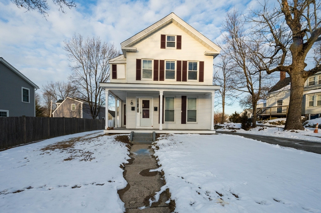 47-49 Church, Canton, Massachusetts, 3 Bedrooms Bedrooms, 6 Rooms Rooms,1 BathroomBathrooms,Residential Lease,For Rent,Church,73461230