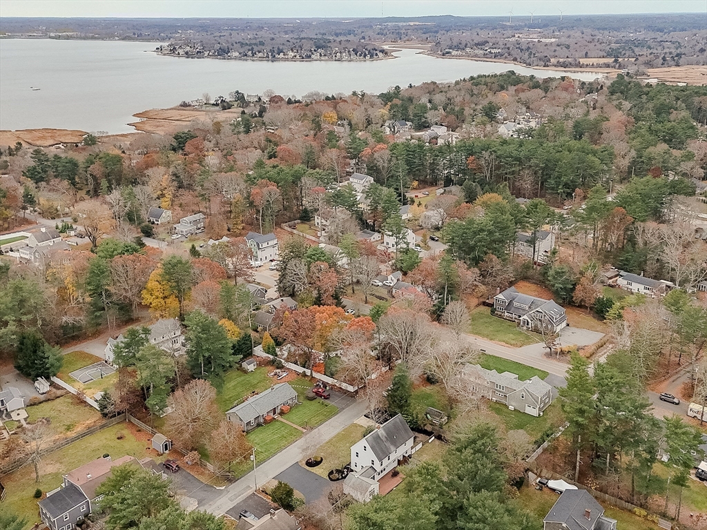 12 Spruce Ln, Duxbury, Massachusetts, 3 Bedrooms Bedrooms, 9 Rooms Rooms,3 BathroomsBathrooms,Residential,For Sale,Spruce Ln,73457421