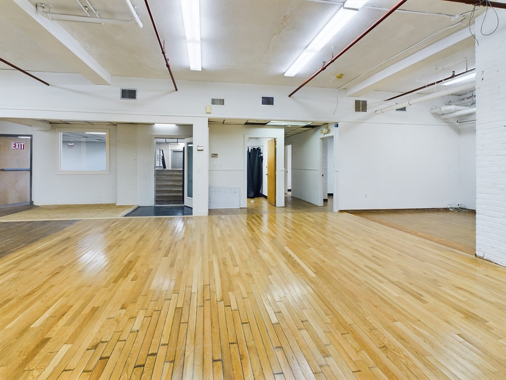 186 Main St, Gloucester, Massachusetts, ,Commercial Lease,For Rent,Main St,73378950