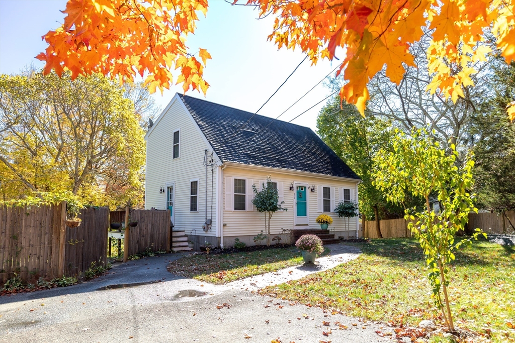 210 Tremont St, Carver, Massachusetts, 2 Bedrooms Bedrooms, 5 Rooms Rooms,1.5 BathroomsBathrooms,Residential,For Sale,Tremont St,73445876