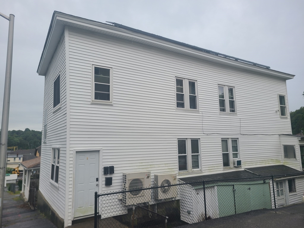 37 Adams Street, Worcester, Massachusetts, 4 Bedrooms Bedrooms, 12 Rooms Rooms,2 BathroomsBathrooms,Residential Income,For Sale,Adams Street,73420542