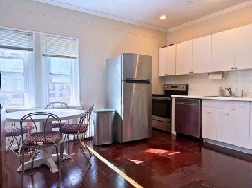 3 Englewood Ave, Brookline, Massachusetts, 2 Bedrooms Bedrooms, 3 Rooms Rooms,1 BathroomBathrooms,Residential Lease,For Rent,Englewood Ave,73437247