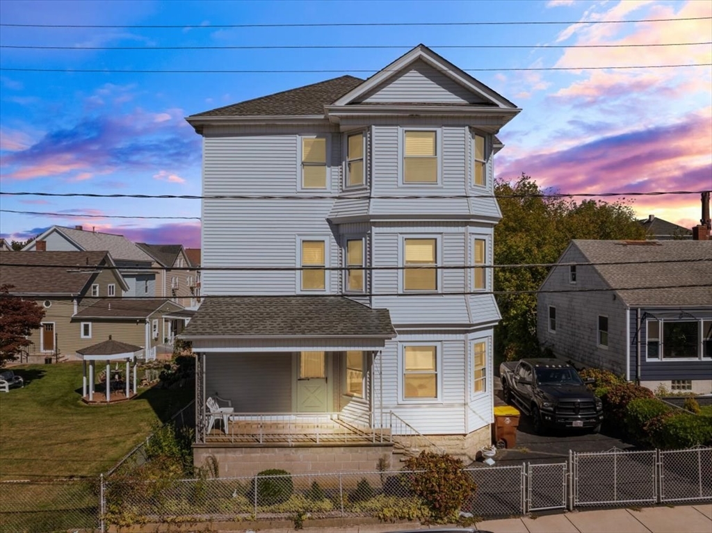 576 Slade St, Fall River, Massachusetts, 3 Bedrooms Bedrooms, 5 Rooms Rooms,1 BathroomBathrooms,Residential Lease,For Rent,Slade St,73440115