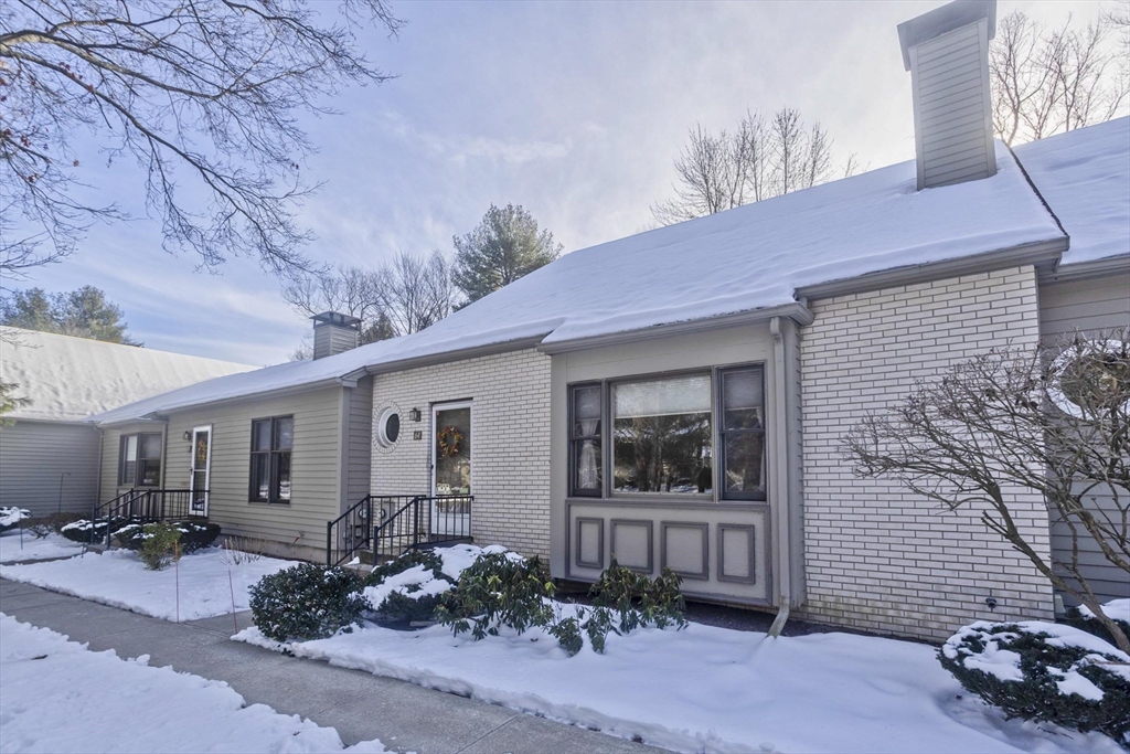 419 Southwick Rd, Westfield, Massachusetts, 2 Bedrooms Bedrooms, 5 Rooms Rooms,1.5 BathroomsBathrooms,Residential,For Sale,Southwick Rd,73461381