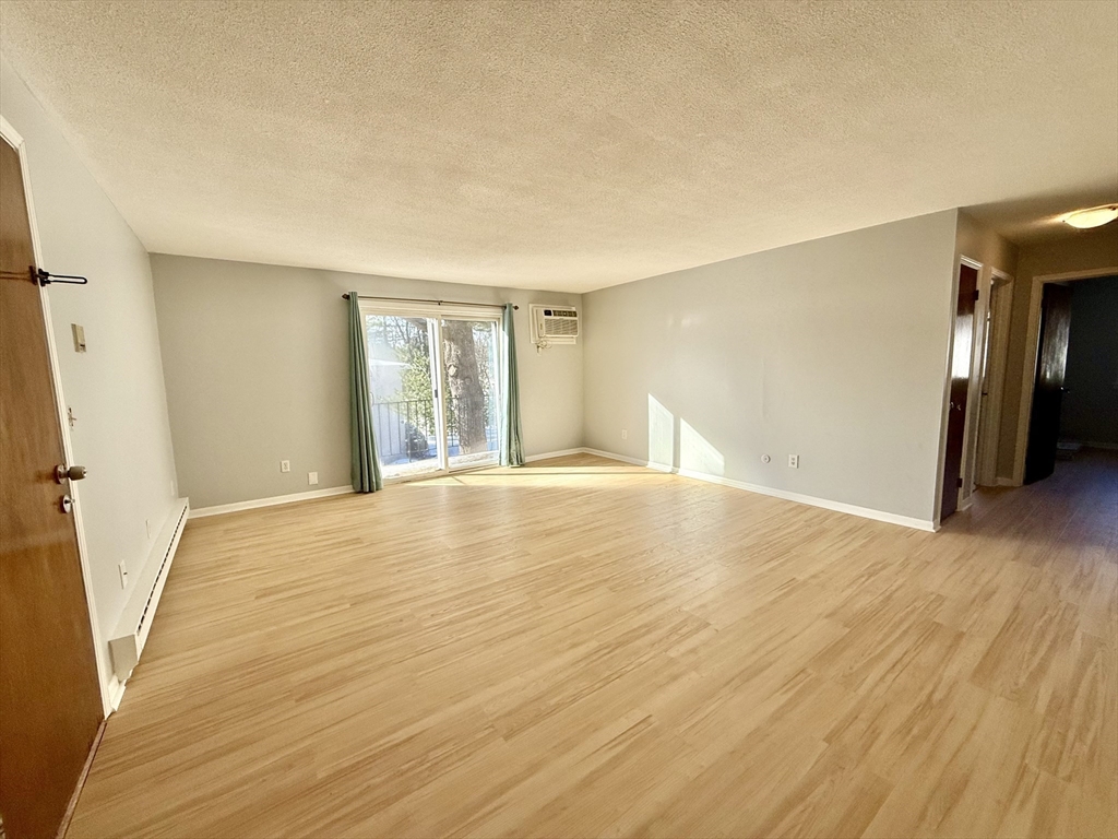 440 North Ave, Haverhill, Massachusetts, 2 Bedrooms Bedrooms, 4 Rooms Rooms,1 BathroomBathrooms,Residential,For Sale,North Ave,73461429