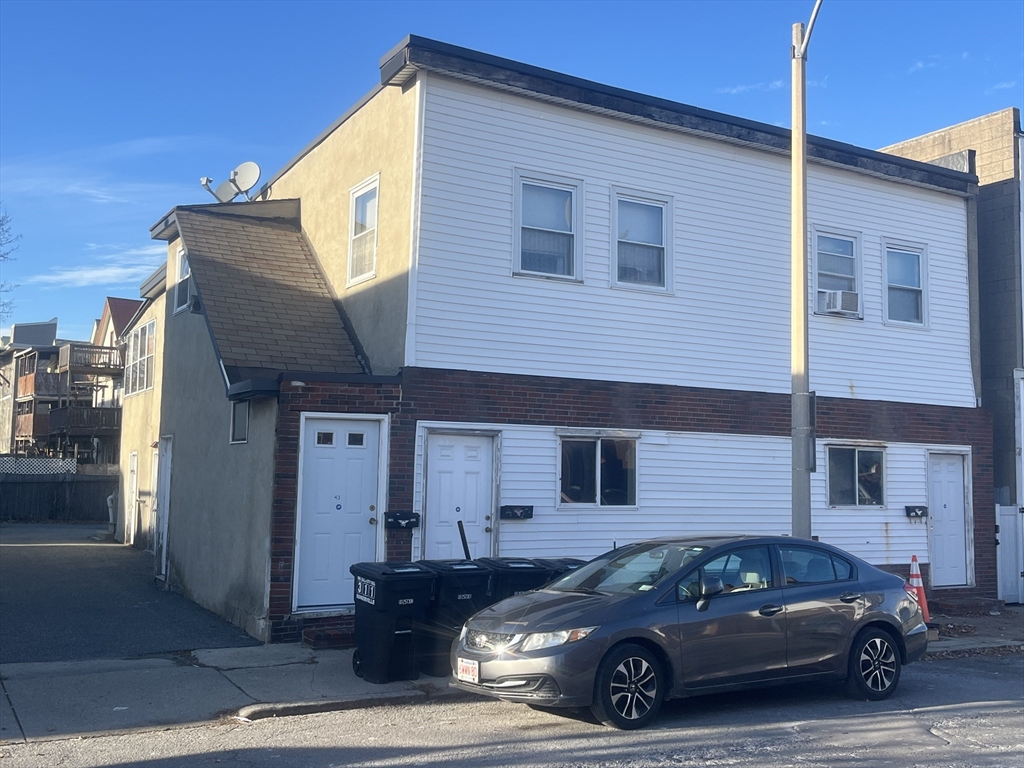 43 Cross St, Somerville, Massachusetts, 5 Bedrooms Bedrooms, 10 Rooms Rooms,3 BathroomsBathrooms,Residential Income,For Sale,Cross St,73461453