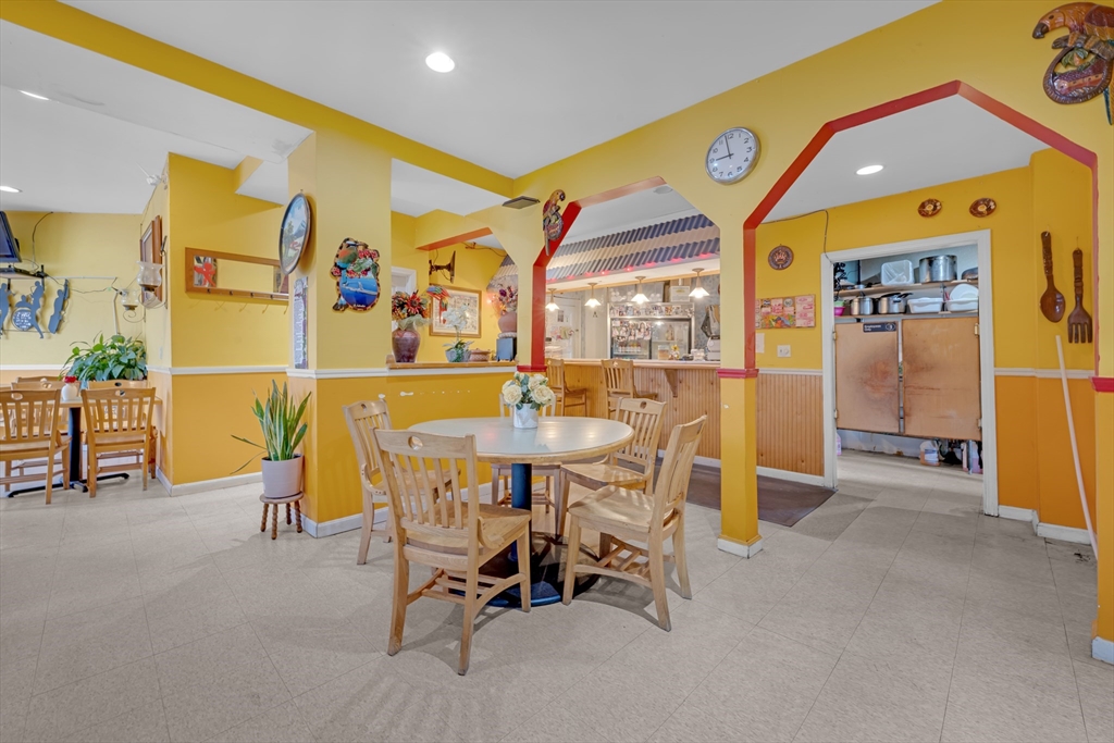 1195 Main St, Worcester, Massachusetts, ,Business Opportunity,For Sale,Main St,73461310