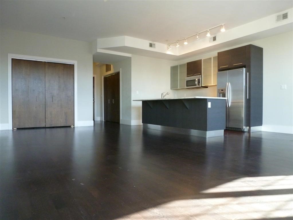 154 W 2nd St, Boston, Massachusetts, 2 Bedrooms Bedrooms, 6 Rooms Rooms,2 BathroomsBathrooms,Residential Lease,For Rent,W 2nd St,73461319