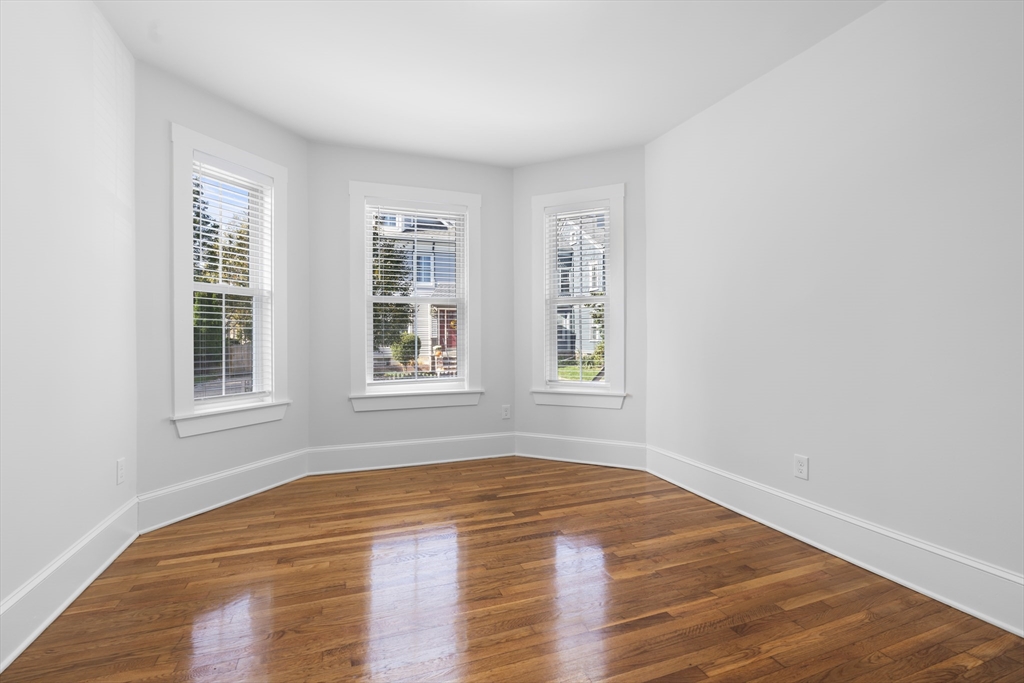 79 Sydney Street, Boston, Massachusetts, 4 Bedrooms Bedrooms, 7 Rooms Rooms,1 BathroomBathrooms,Residential Lease,For Rent,Sydney Street,73461318