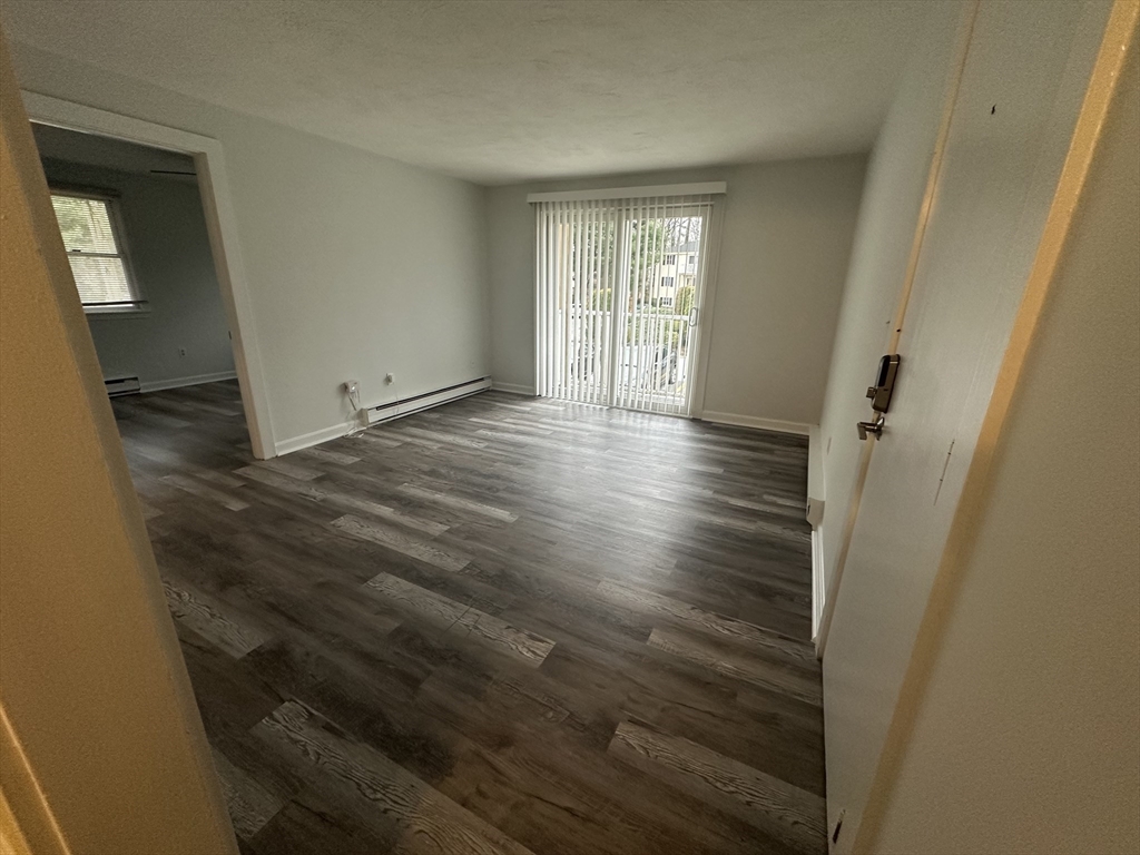 60 Phillips Street, Attleboro, Massachusetts, 2 Bedrooms Bedrooms, 5 Rooms Rooms,1 BathroomBathrooms,Residential Lease,For Rent,Phillips Street,73461326