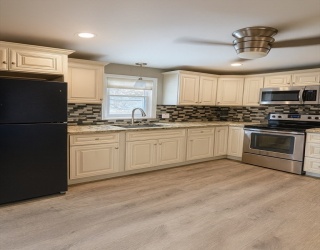 45 Roswell Ave, Dracut, Massachusetts, 1 Bedroom Bedrooms, 3 Rooms Rooms,1 BathroomBathrooms,Residential Lease,For Rent,Roswell Ave,73461339