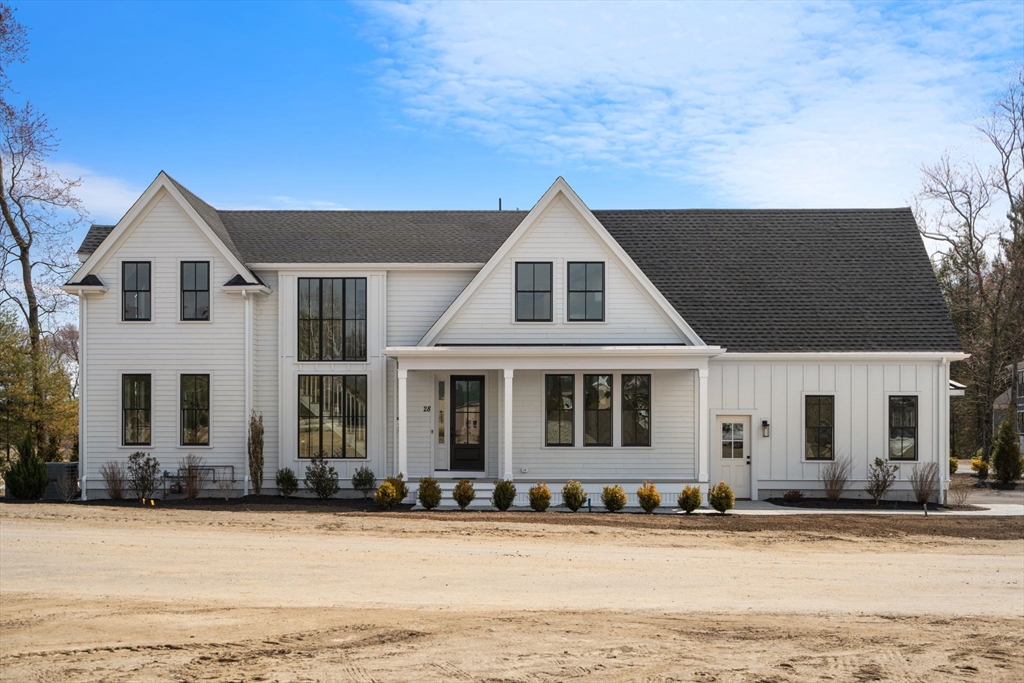 1060 Grove Street, Framingham, Massachusetts, 2 Bedrooms Bedrooms, 5 Rooms Rooms,2.5 BathroomsBathrooms,Residential,For Sale,Grove Street,73461561