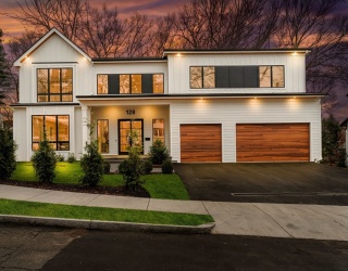 128 Charlemont, Newton, Massachusetts, 6 Bedrooms Bedrooms, 11 Rooms Rooms,6.5 BathroomsBathrooms,Residential,For Sale,Charlemont,73461571