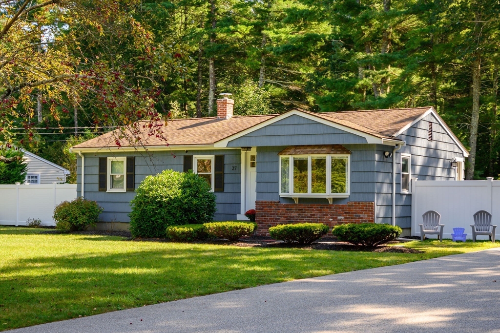 27 Chestnut Rd, Pembroke, Massachusetts, 3 Bedrooms Bedrooms, 5 Rooms Rooms,1 BathroomBathrooms,Residential,For Sale,Chestnut Rd,73448832