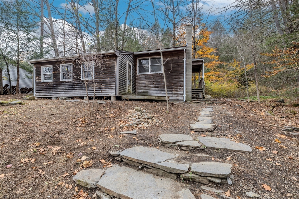 58 South Street, Williamsburg, Massachusetts, 2 Bedrooms Bedrooms, 4 Rooms Rooms,1 BathroomBathrooms,Residential,For Sale,South Street,73452290