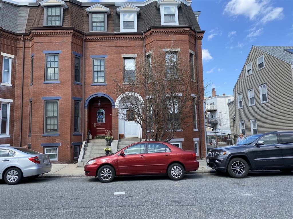614 E 7th Street, Boston, Massachusetts, 4 Bedrooms Bedrooms, 8 Rooms Rooms,2.5 BathroomsBathrooms,Residential,For Sale,E 7th Street,73296188