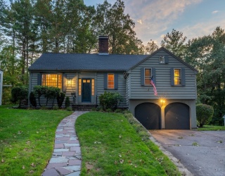 9 Fernway, Lynnfield, Massachusetts, 4 Bedrooms Bedrooms, 9 Rooms Rooms,3 BathroomsBathrooms,Residential,For Sale,Fernway,73443204